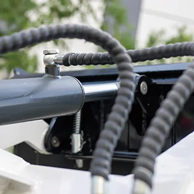 Мини-погрузчик с бортовым поворотом S360