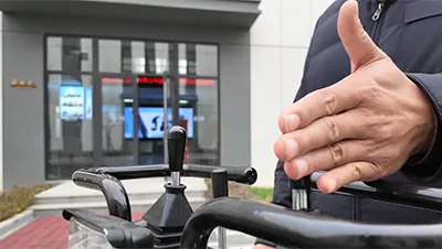 Мини-погрузчик с бортовым поворотом S390