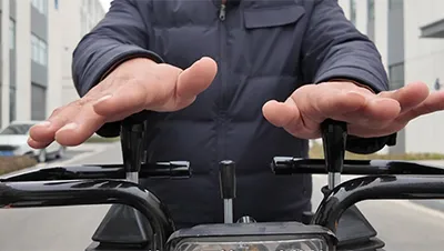 Мини-погрузчик с бортовым поворотом S390