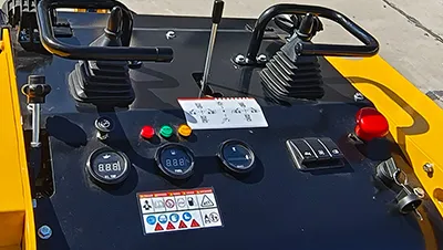 Мини-погрузчик с бортовым поворотом S460