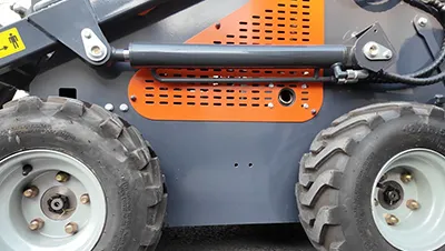 Мини-погрузчик с бортовым поворотом S460