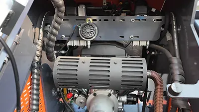 Мини-погрузчик с бортовым поворотом S460