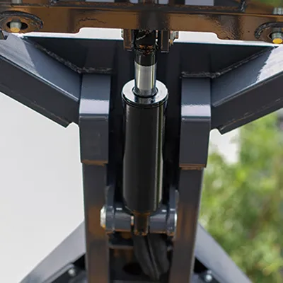 Мини-погрузчик с бортовым поворотом S490