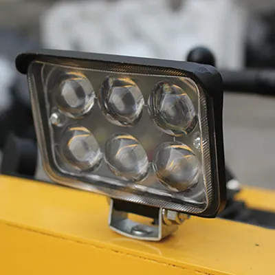 Мини-погрузчик с бортовым поворотом S490