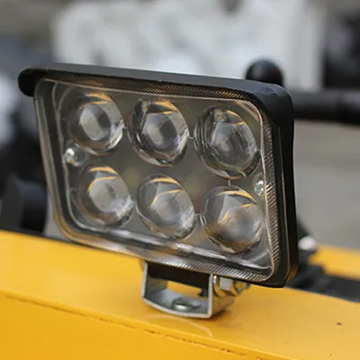 Мини-погрузчик с бортовым поворотом S750