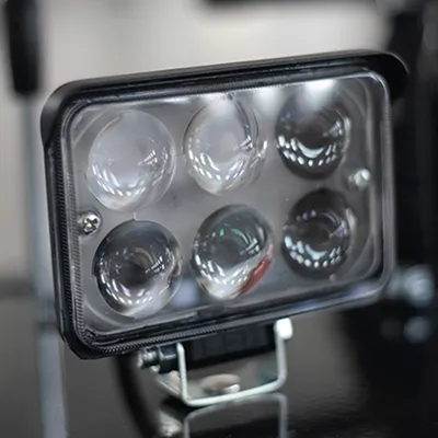 Мини-погрузчик с бортовым поворотом T460