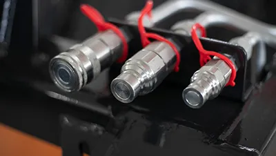 Мини-погрузчик с бортовым поворотом T460