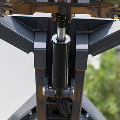 Мини-погрузчик с бортовым поворотом T490