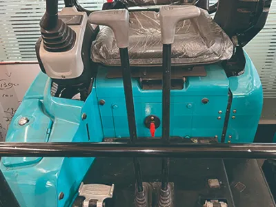 Гусеничный мини-экскаватор KV18/18PLUS